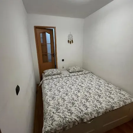 Apartament In Regim